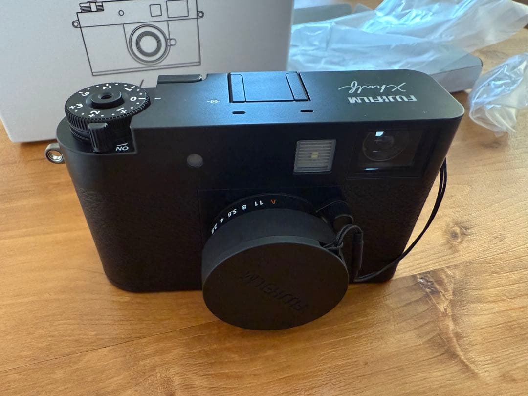 【新品同様】FUJIFILM X half（ブラック）