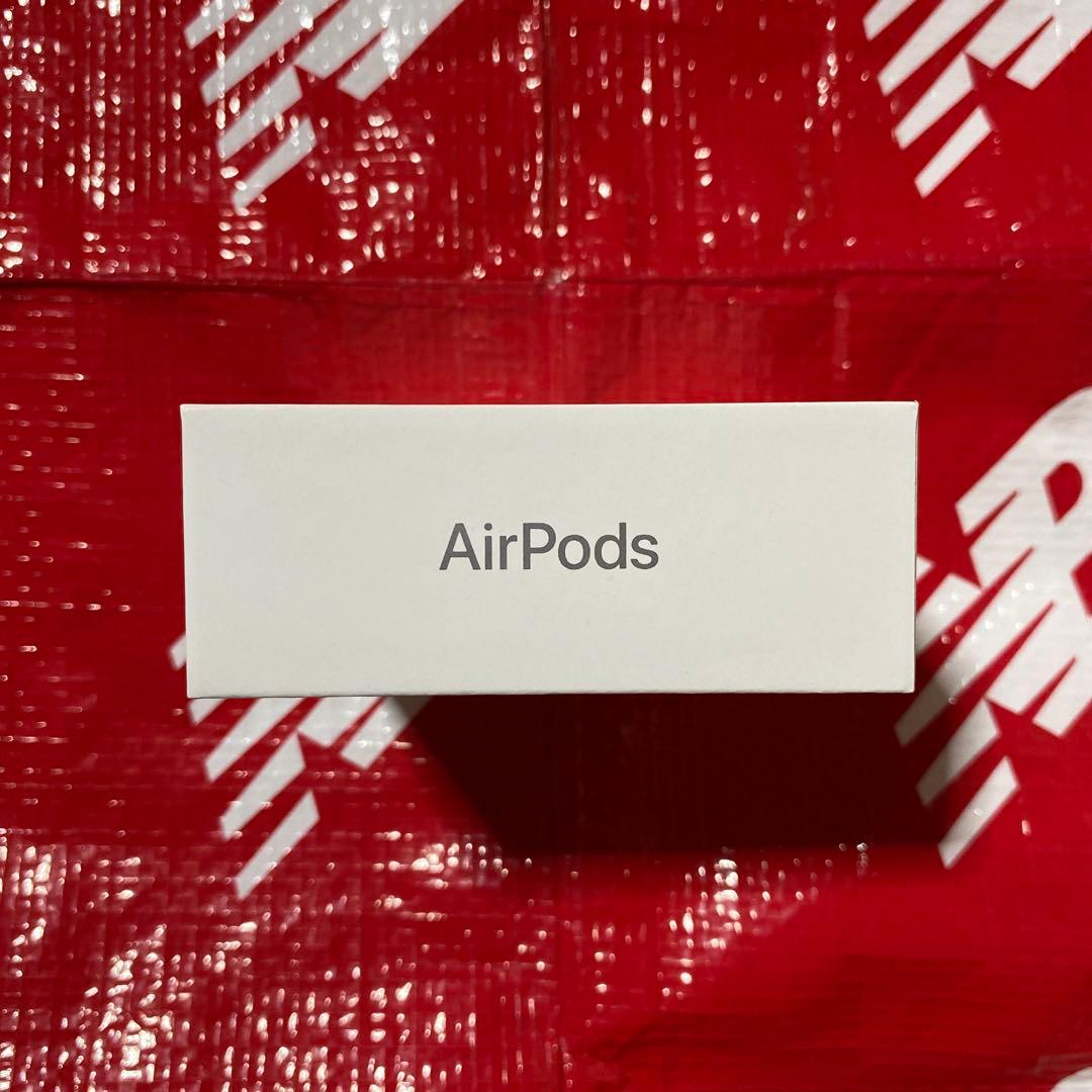 【新品・未開封】⭐️⭐️アップルAirPods4ノイズキャンセリング非搭載モデル⭐️⭐️