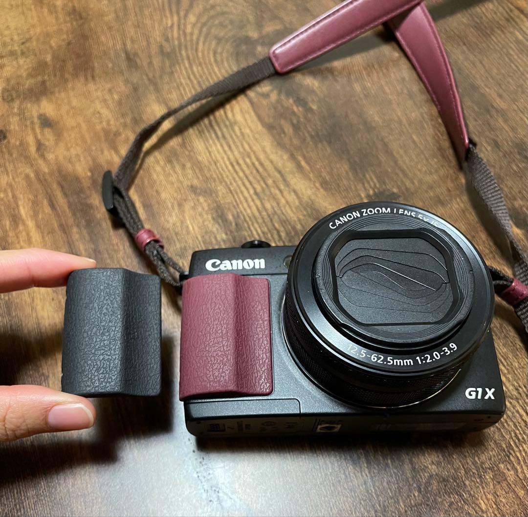 Canon PowerShot G1 X Mark II 本体と充電器