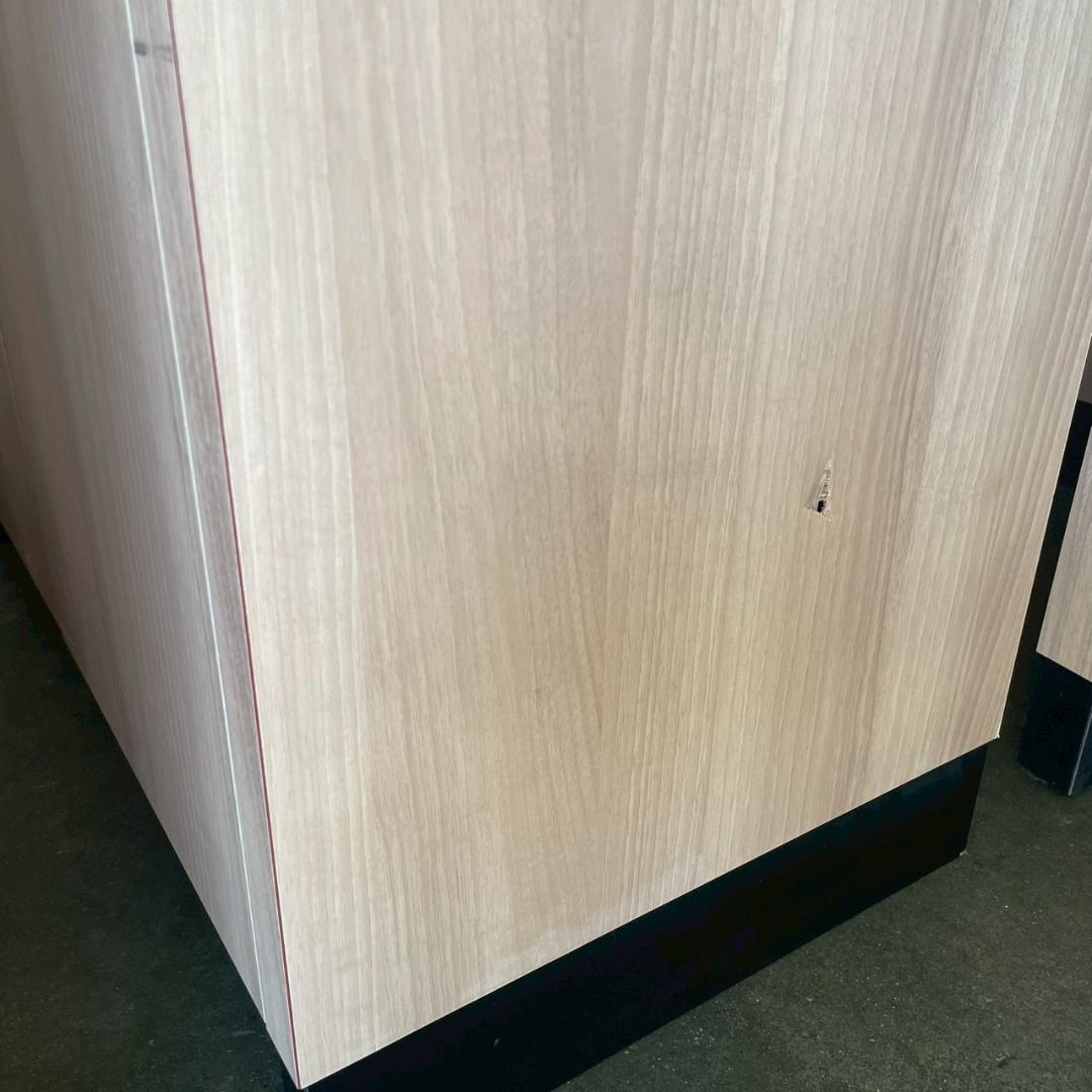 タキザワ 収納付き ディスプレイ台 店舗 店舗用品 キャビネット A1922