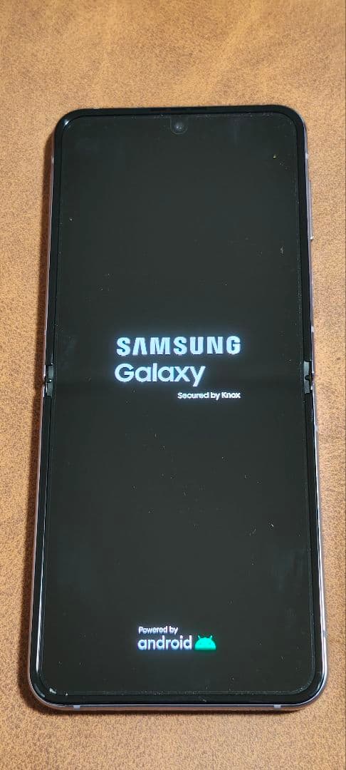 【美品】Galaxy ZFlip4au版SCG17純正ケース2種付 SIMフリー