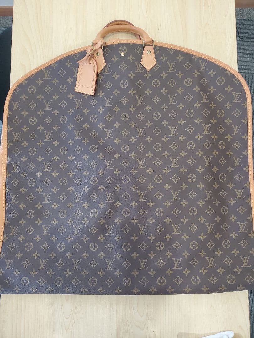 大幅値下げ‼️Louis Vuittonヴィトン ウスポルトアビガーメントバッグ