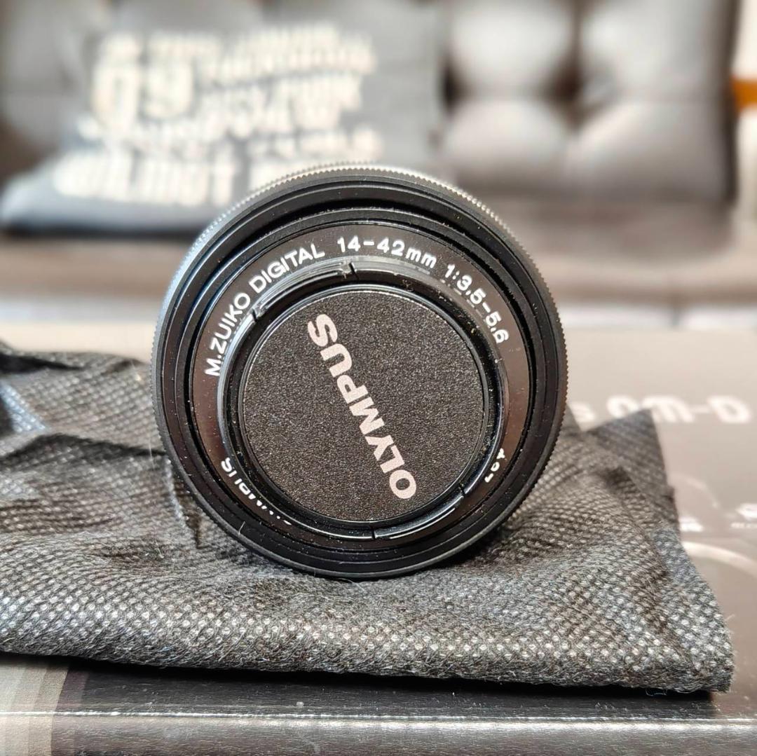 OLYMPUS OM-D E-M10 ダブルズームキット 初代 訳あり