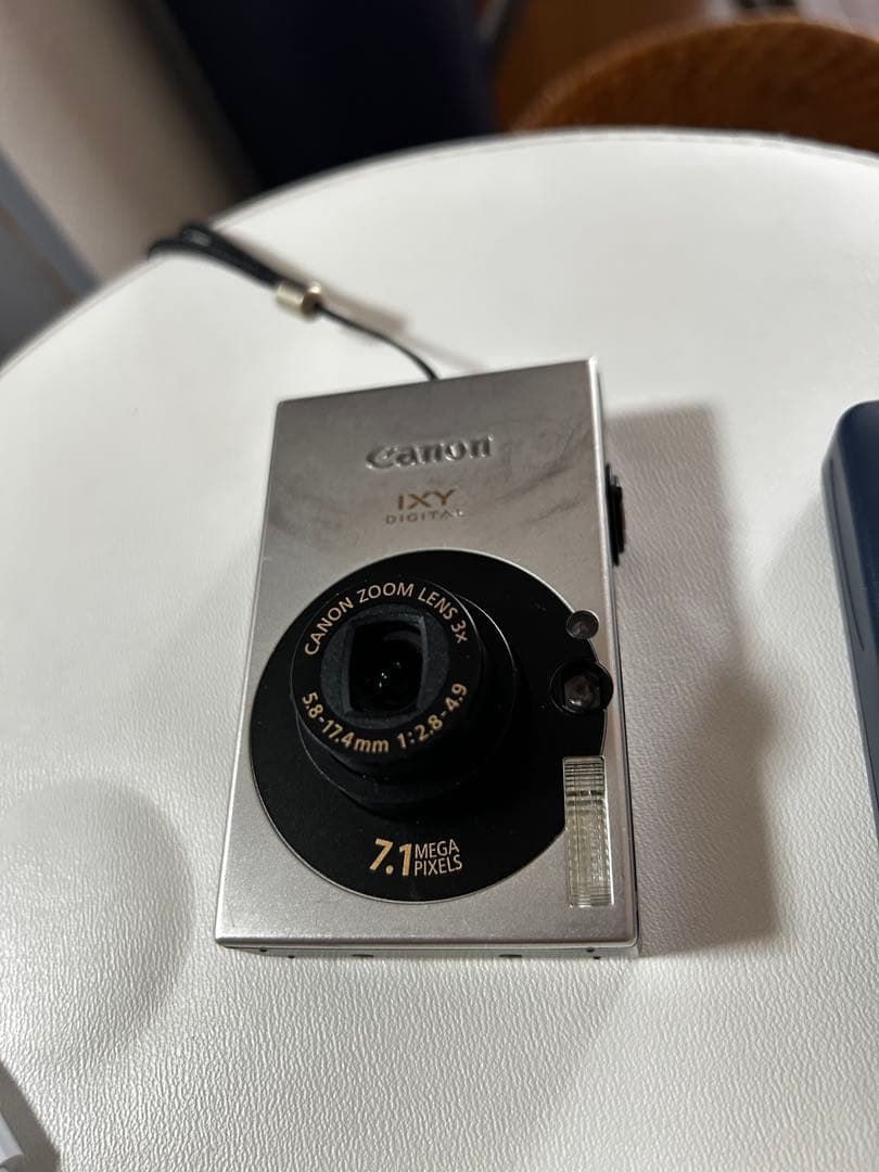 Canon IXY 7.1メガピクセル デジタルカメラ