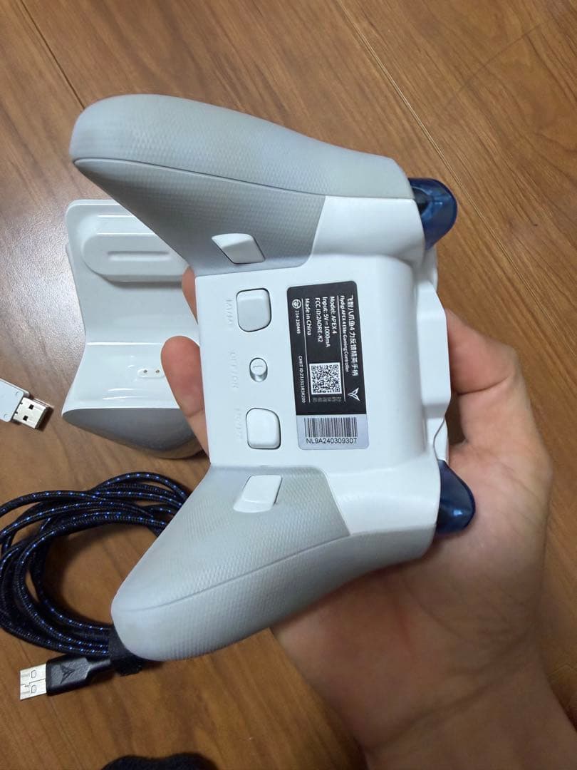 Flydigi APEX4ワイヤレスコントローラー