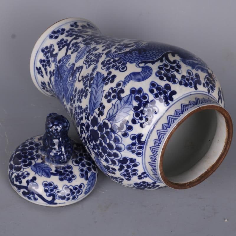 清康煕青花穿花麒麟紋獅子缶 景徳鎮 陶磁器 装飾品 現代工芸品 美術品 置物