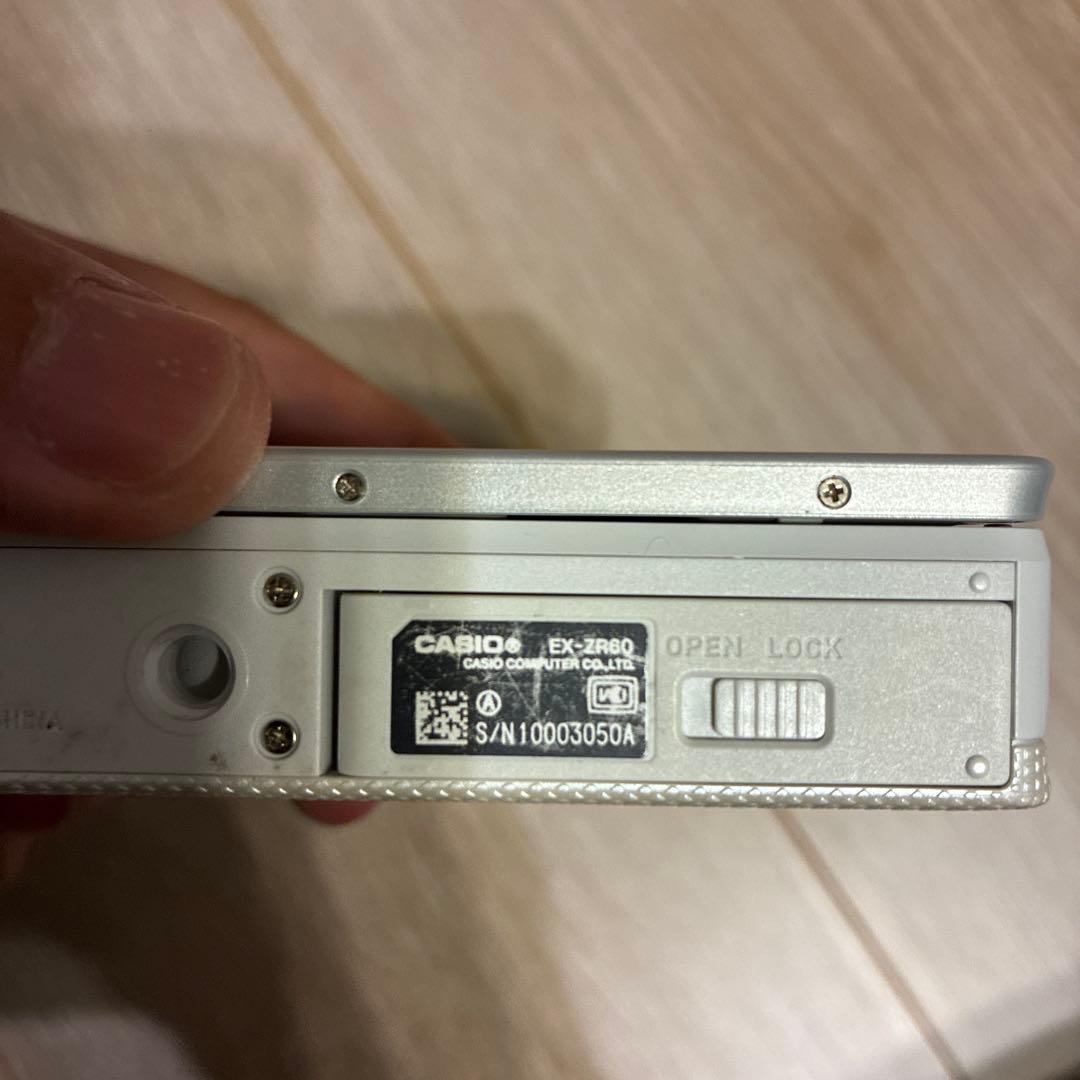 CASIO EXILIM EX-ZR60 コンパクトデジタルカメラ