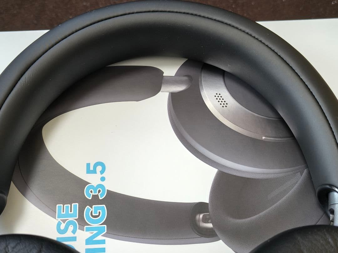 ケース付き Soundcore Space One Pro　ワイヤレスヘッドホン