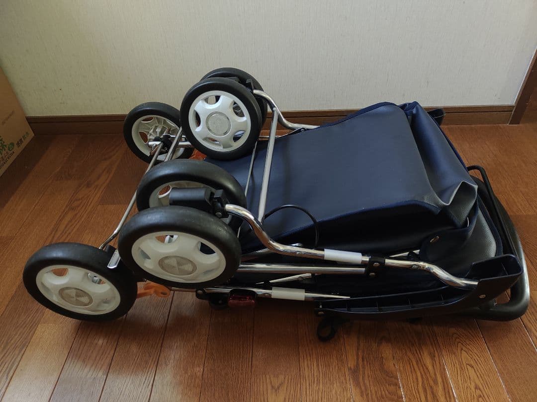 幸和製作所製 チェック柄シルバーカー折りたたみ式