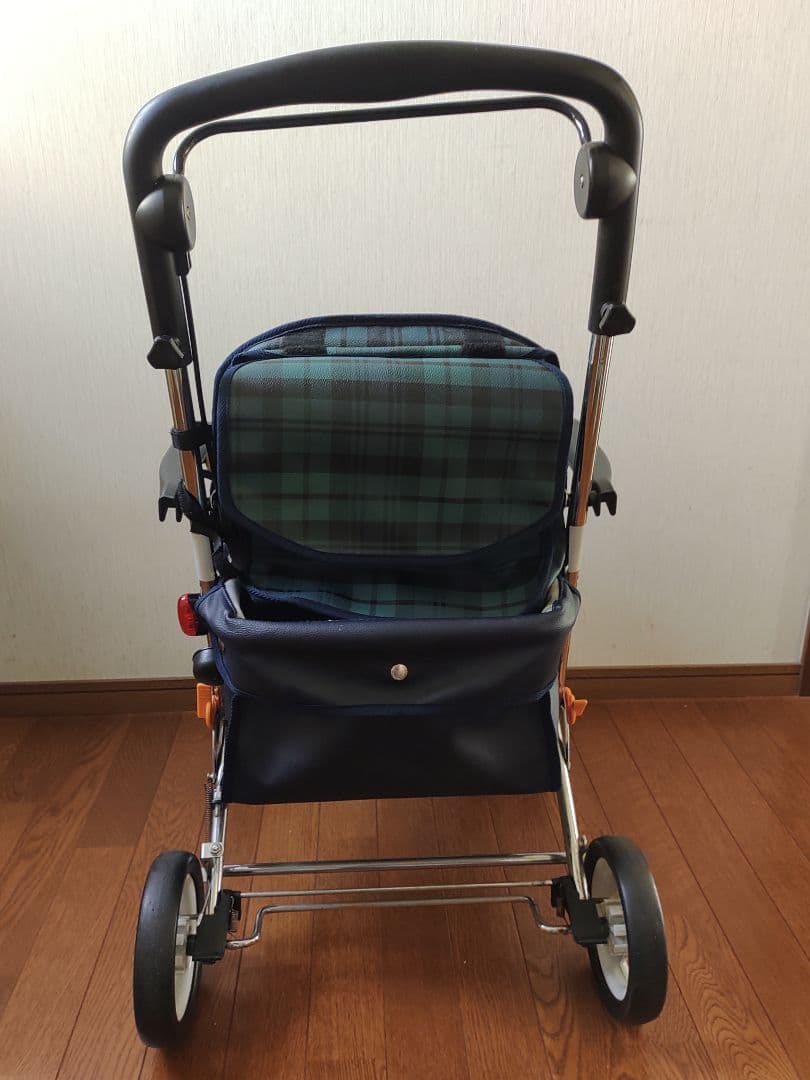 幸和製作所製 チェック柄シルバーカー折りたたみ式