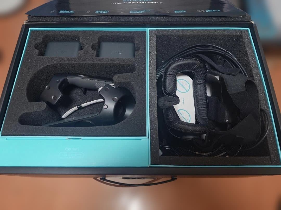 HTC VIVE VRヘッドセット コントローラー付き クッション新品交換済み