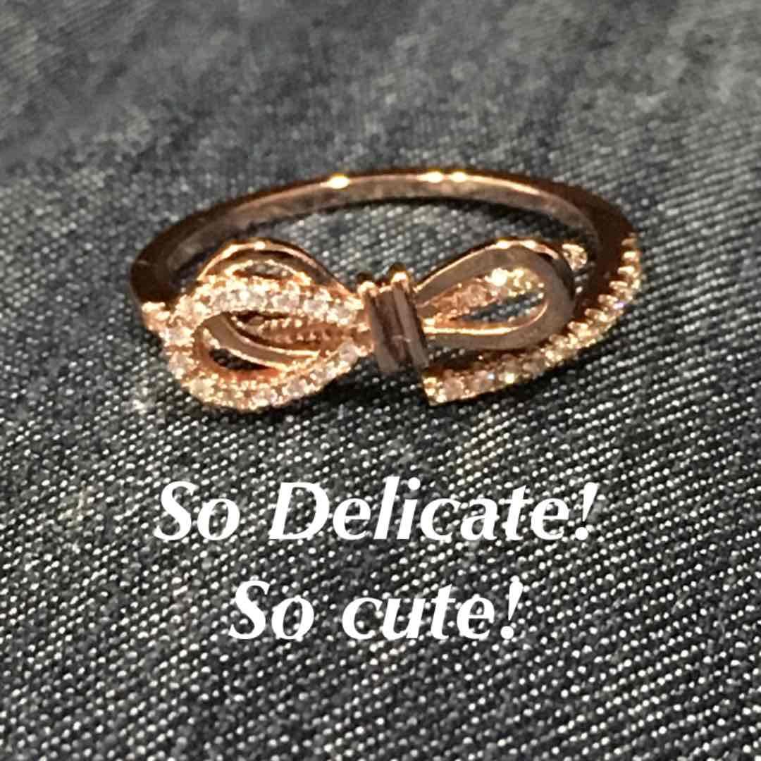 【ギフト推奨】スワロフスキー❤️18Kgf 金属アレルギー対応　上品大人かわいい