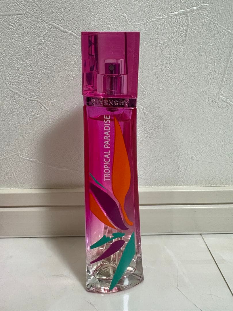 新品未使用・廃盤品　ジバンシイ ヴェリィ　イレジスティブル トロピカル 75ml