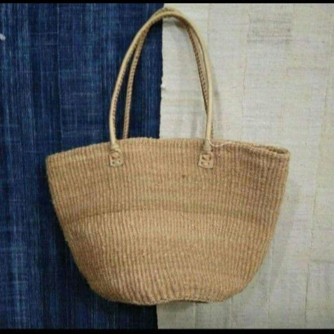 アフリカ　ケニア　新品タグ付き　サイザル麻バック　NATURAL　L