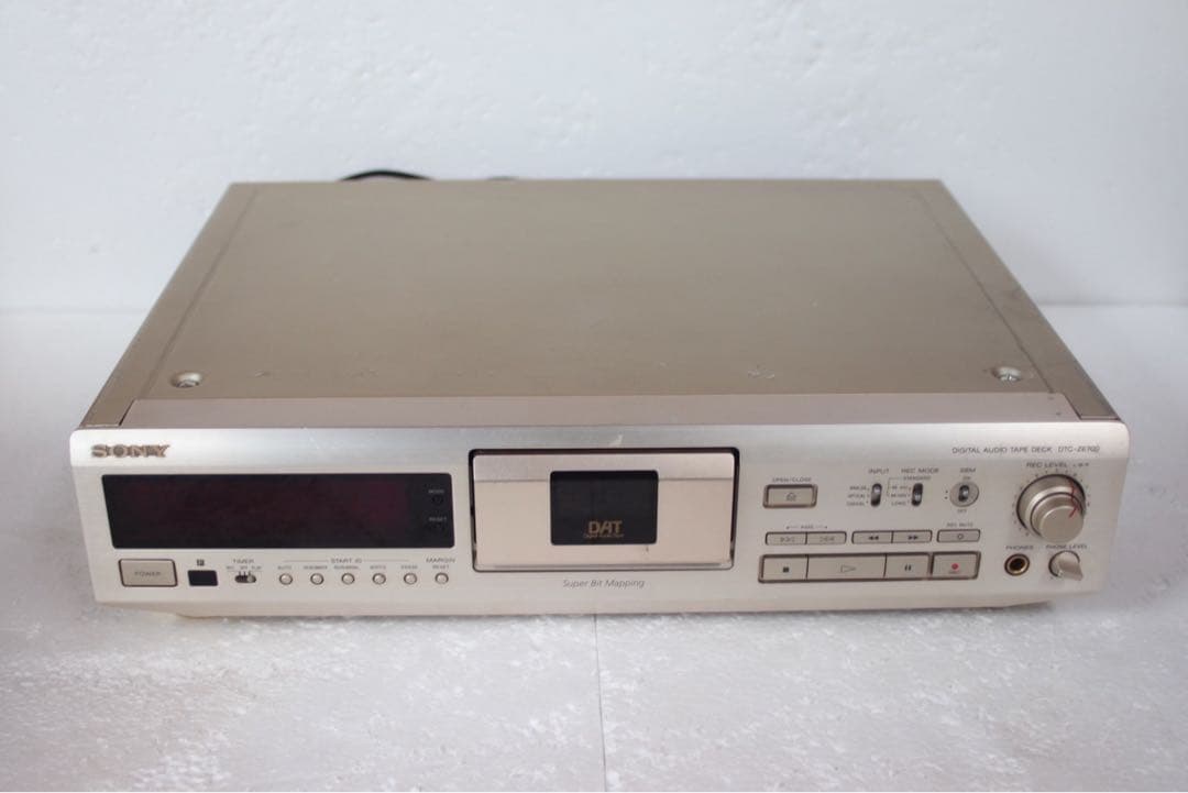 SONY ソニー　DATデッキ DTC-ZE700