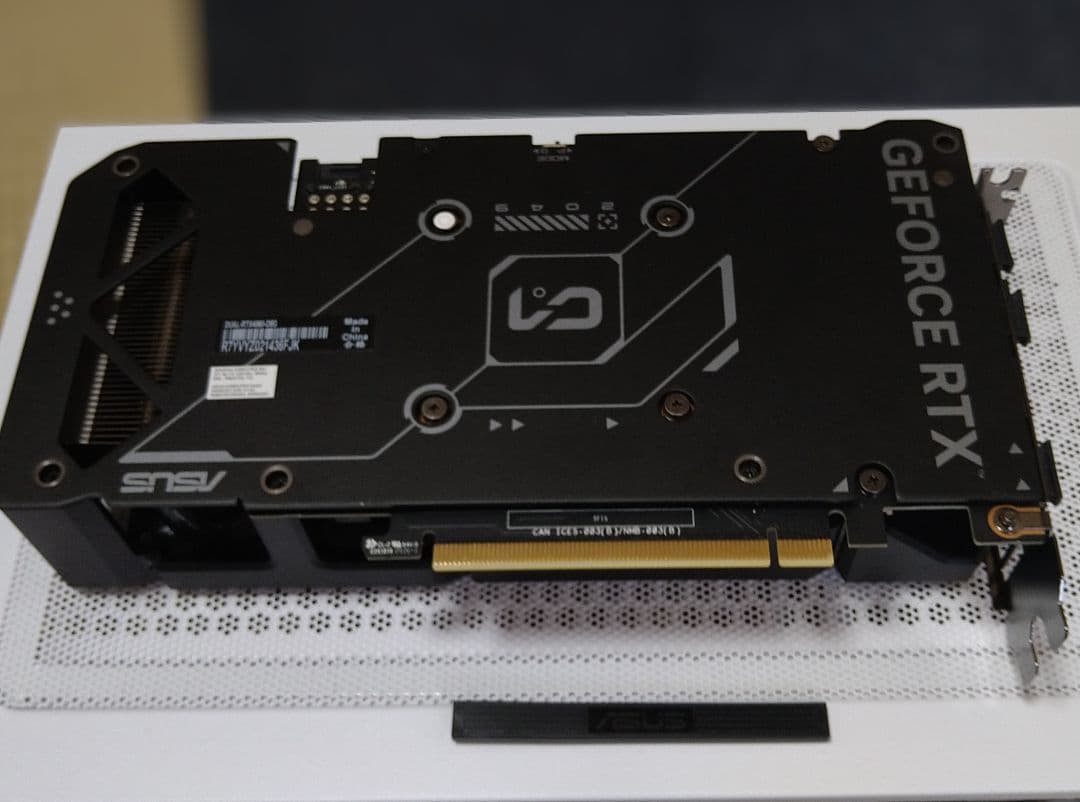 グラフィックボード・グラボ・ビデオカード ASUS DUAL GEFORCE RTX 4060 OC 8GB