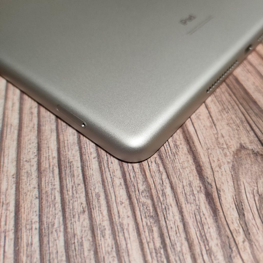 iPad 第8世代 32GB SIMフリー バッテリー96% 新品近い