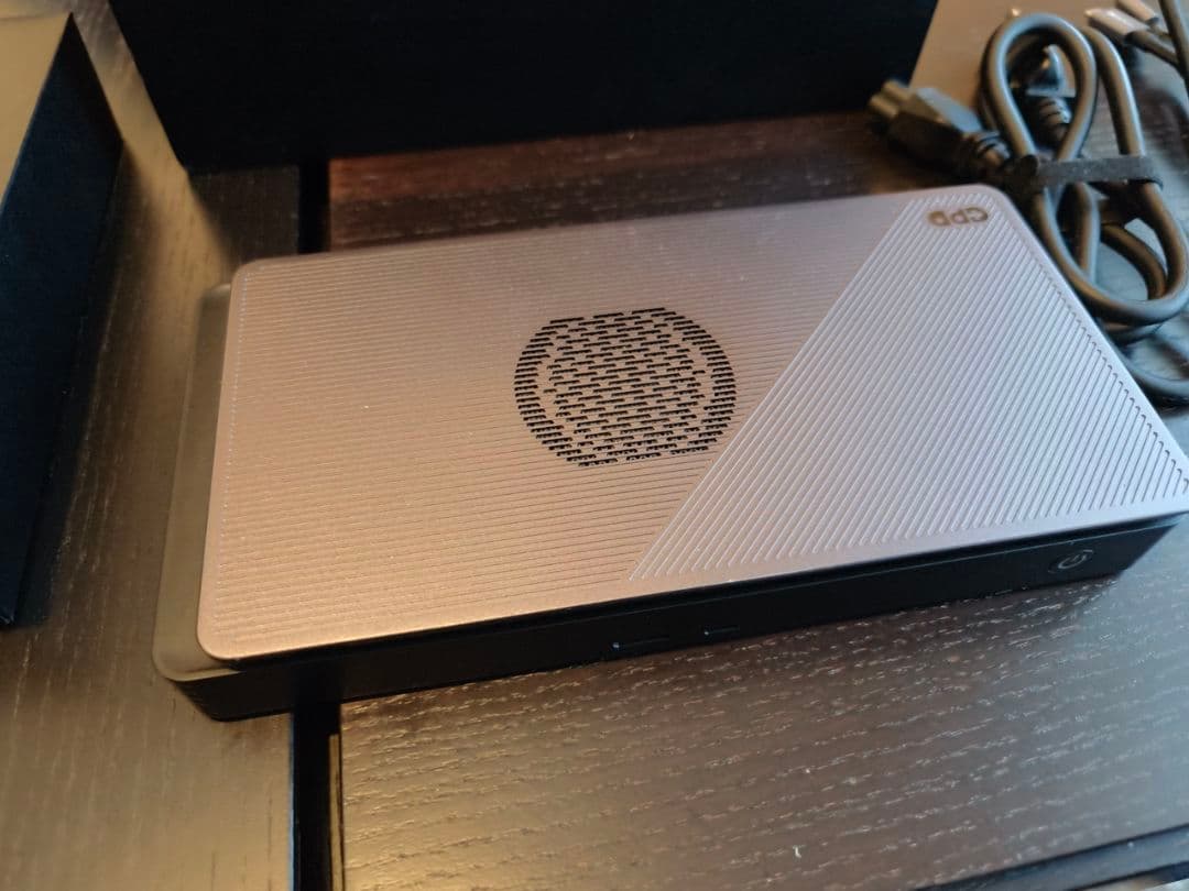 グラフィックボード・グラボ・ビデオカード GPD G1 RX7600M XT eGPU Box