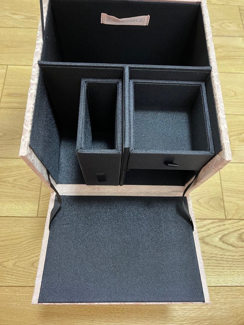 【新品未使用】ジルスチュアート　メイクアップボックス
