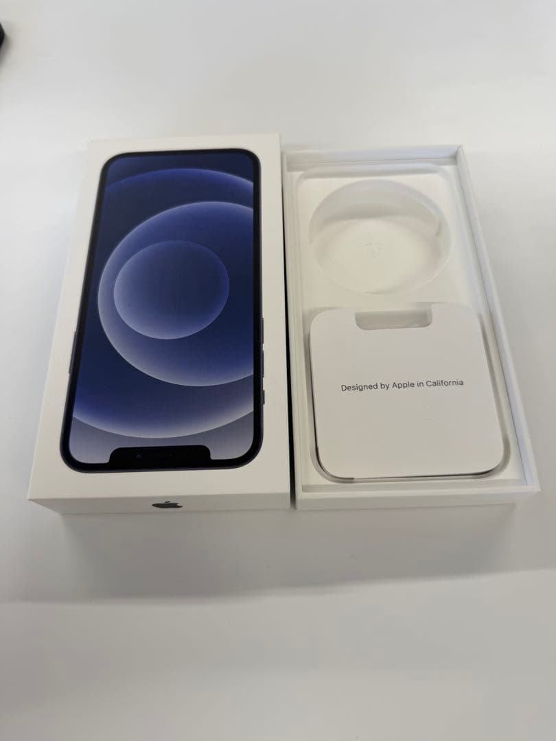 Apple iPhone 12 ブラック 背面傷あり