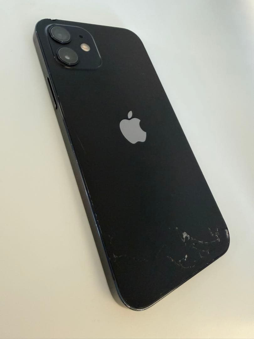Apple iPhone 12 ブラック 背面傷あり