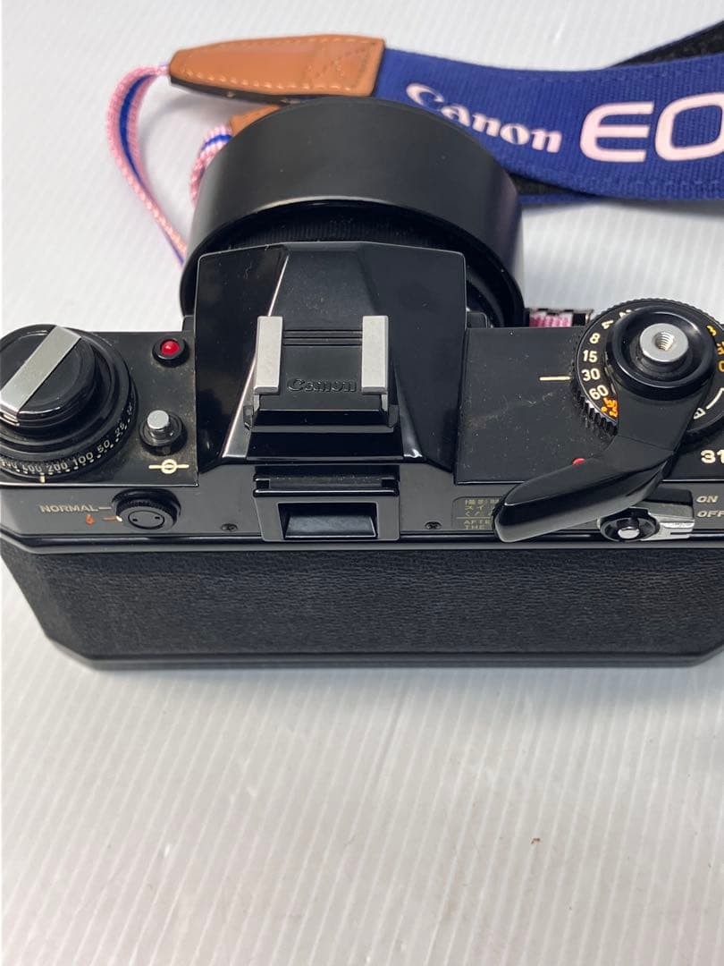 Canon EF フィルムカメラ FD レンズ付き！ キヤノン　ブラックボディ