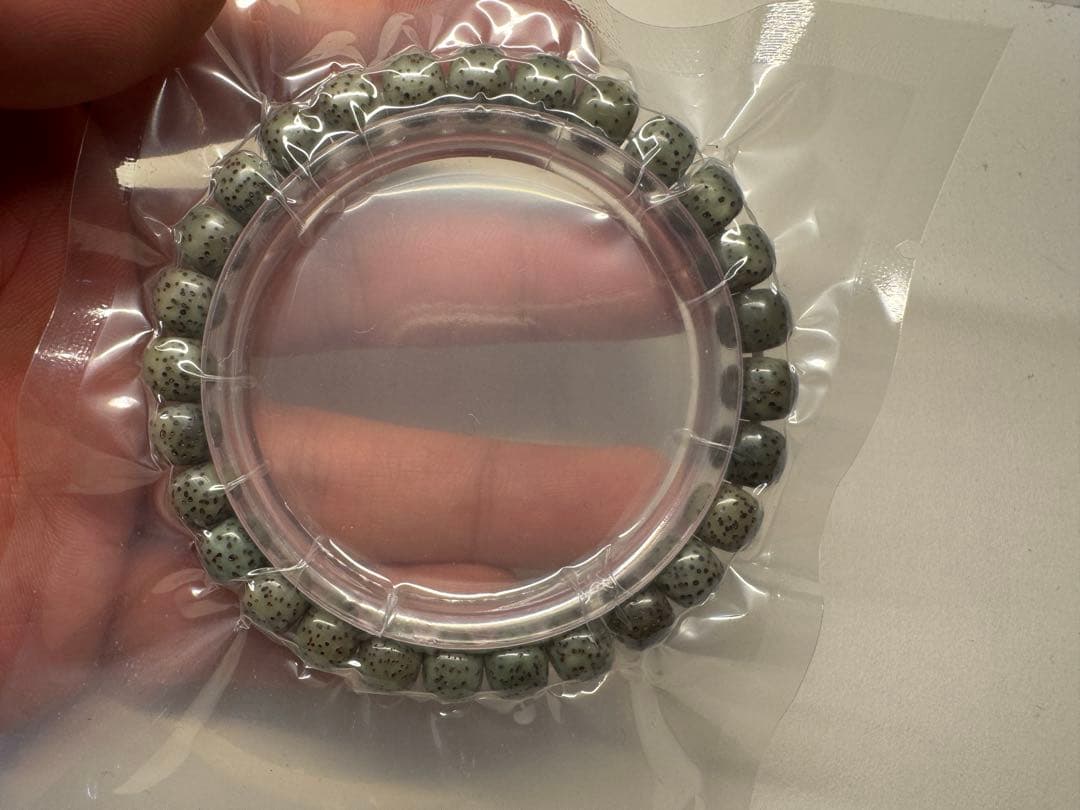 セール中【希少石玉料】8mm 星月菩提 単輪ブレスレット