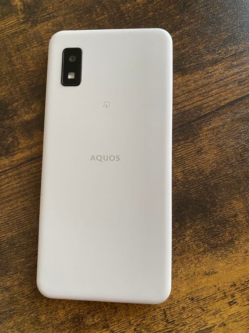 SHARP AQUOS ホワイト スマートフォン本体