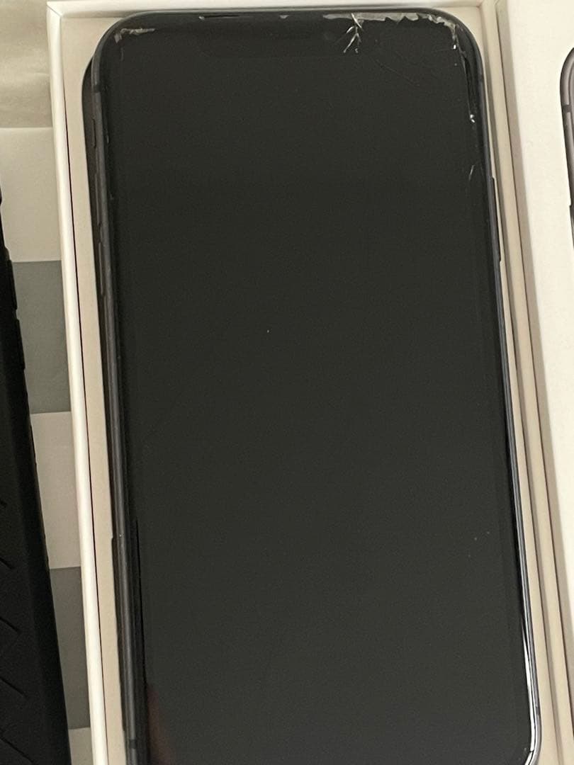 iPhone11 ブラック　ケース付き