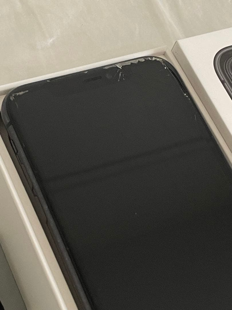 iPhone11 ブラック　ケース付き