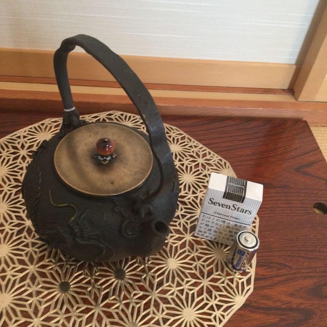 鋳鉄製ドラゴン彫刻の鉄瓶