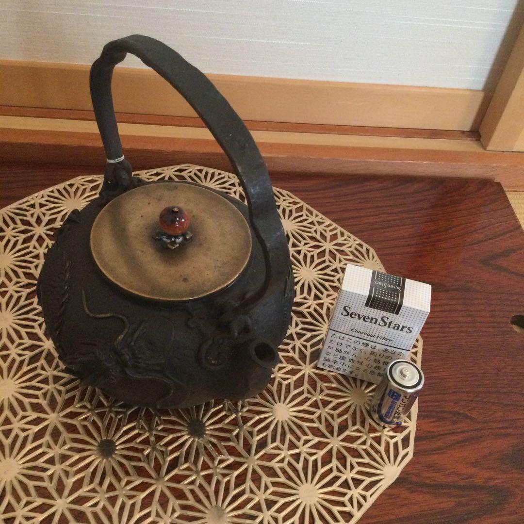 鋳鉄製ドラゴン彫刻の鉄瓶