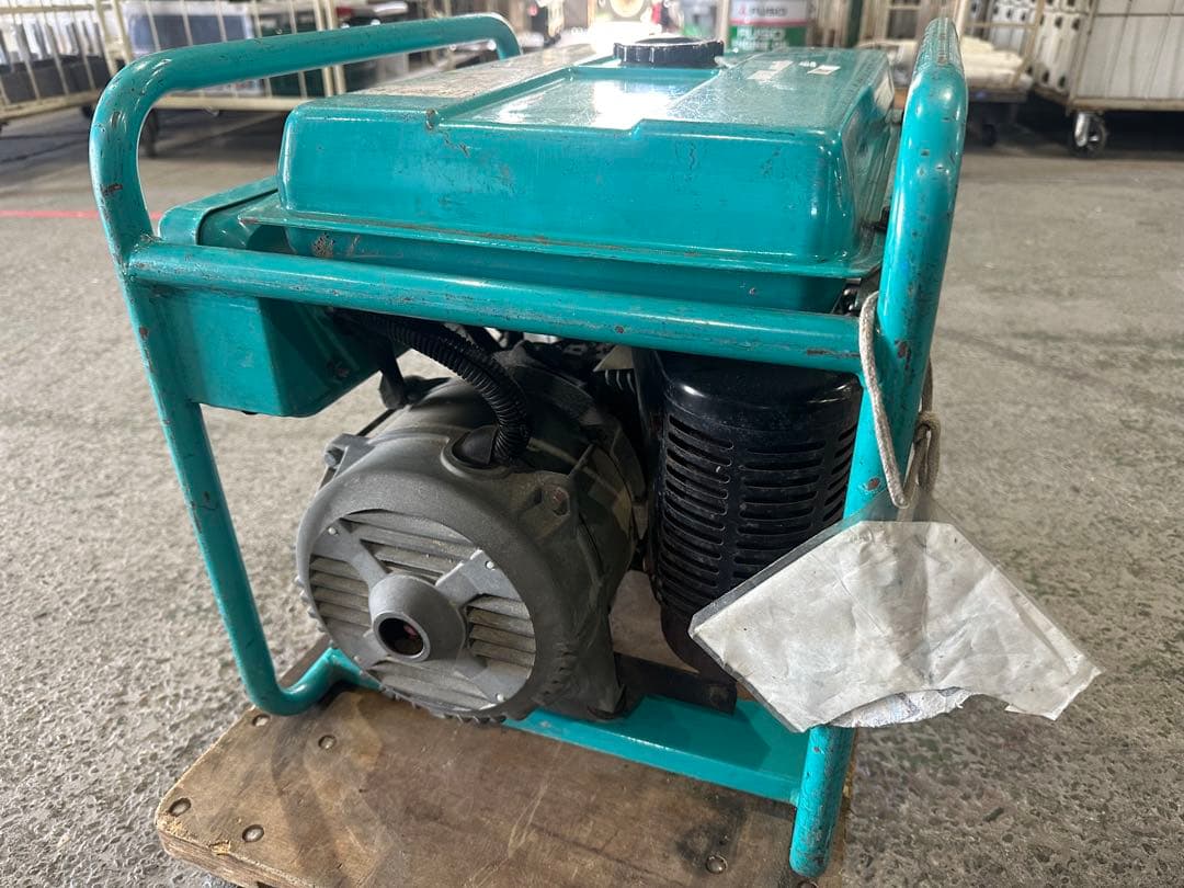 Denyo　デンヨー　エンジン駆動発電機　ニューパワー 2600U2