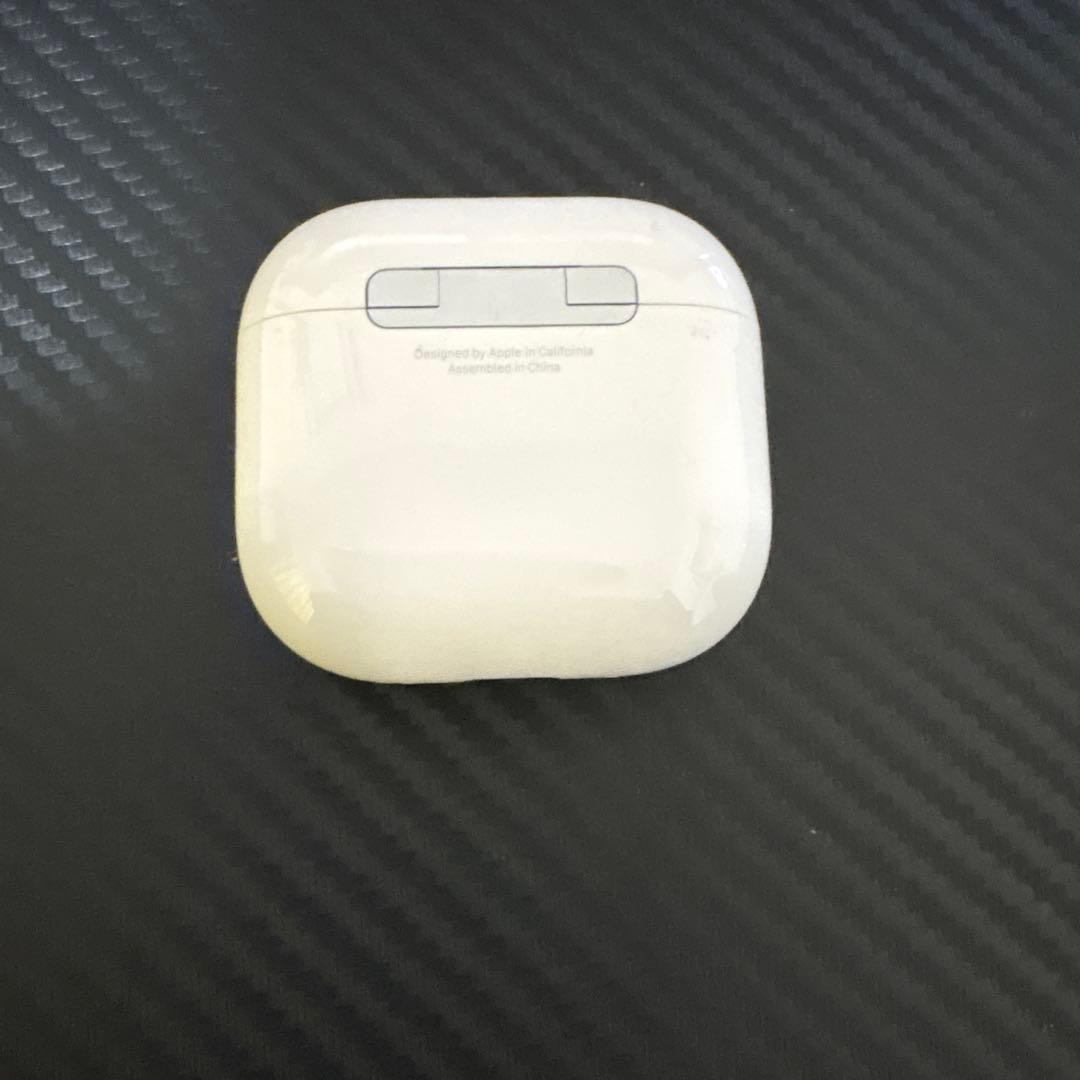 AirPods4 ノイキャン搭載型 正規品 美品 即発送