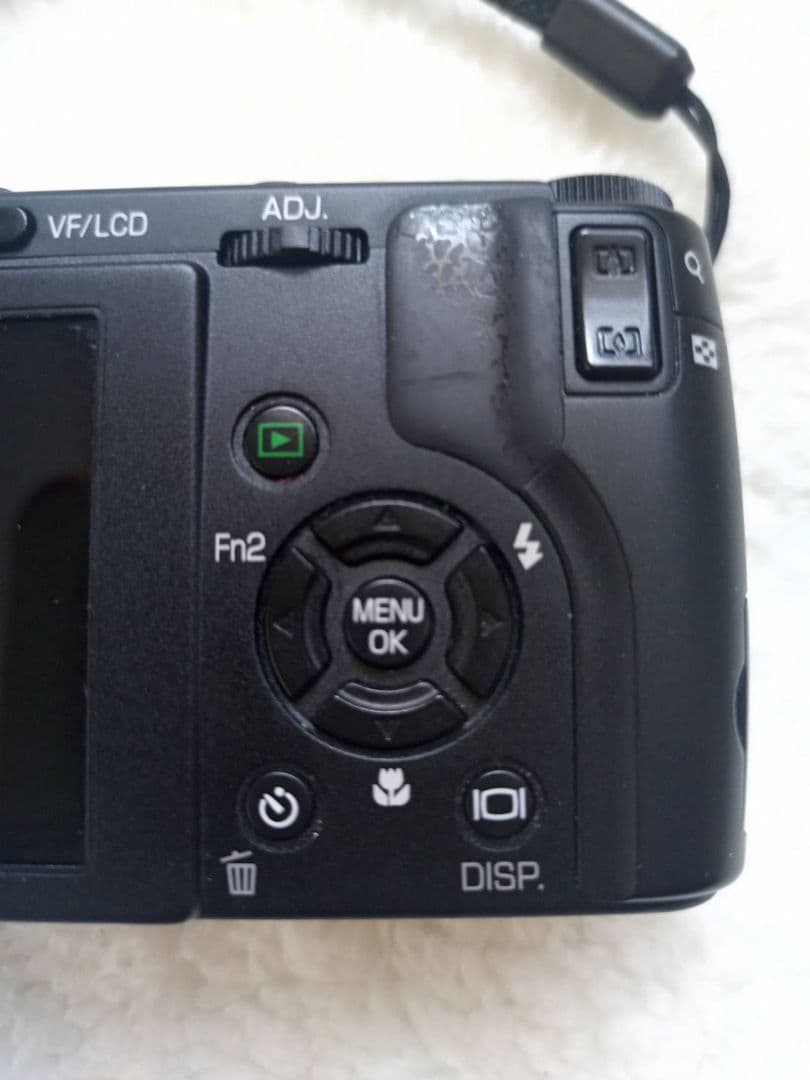 RICOH GX200 コンパクトデジタルカメラ自動開閉式キャップ付本体と充電器
