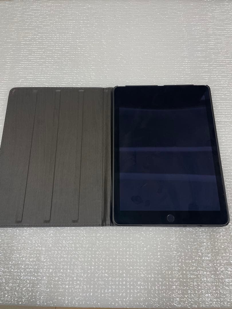 tomato【美品】iPad Air 2 セルラーモデル 16GB