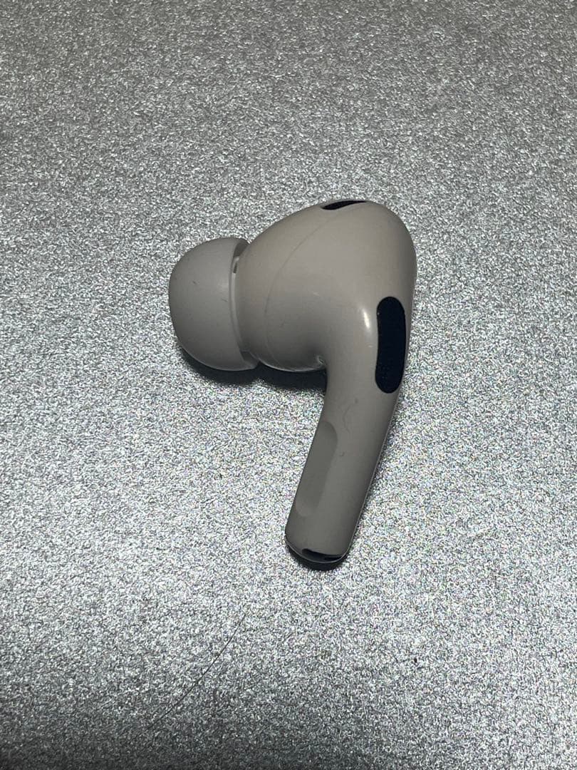 ②Apple社純正品 AirPods Pro 第2世代 USB-C 左耳のみ
