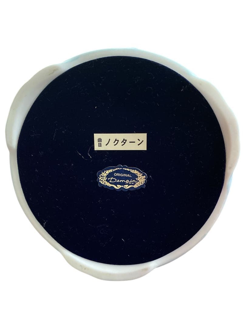 Demain/ドマン　オルゴール　貴婦人　陶器製　インテリアフィギュリン