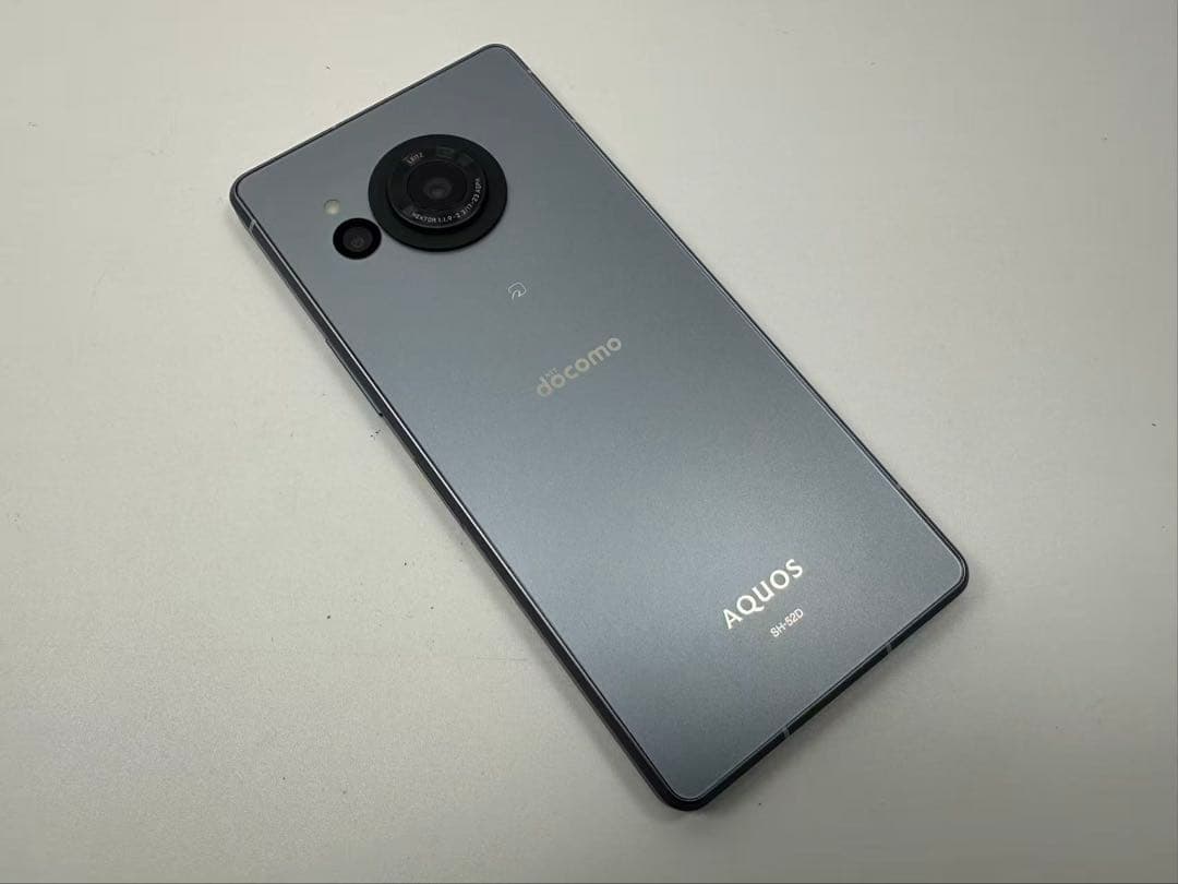 Aquos R8 sh-52d docomo ブルー 難あり