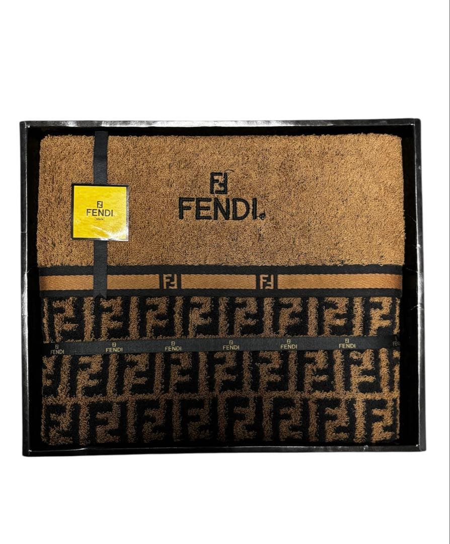 ✨未使用✨FENDI ロゴ入り バスタオル 大判 ズッカ柄
