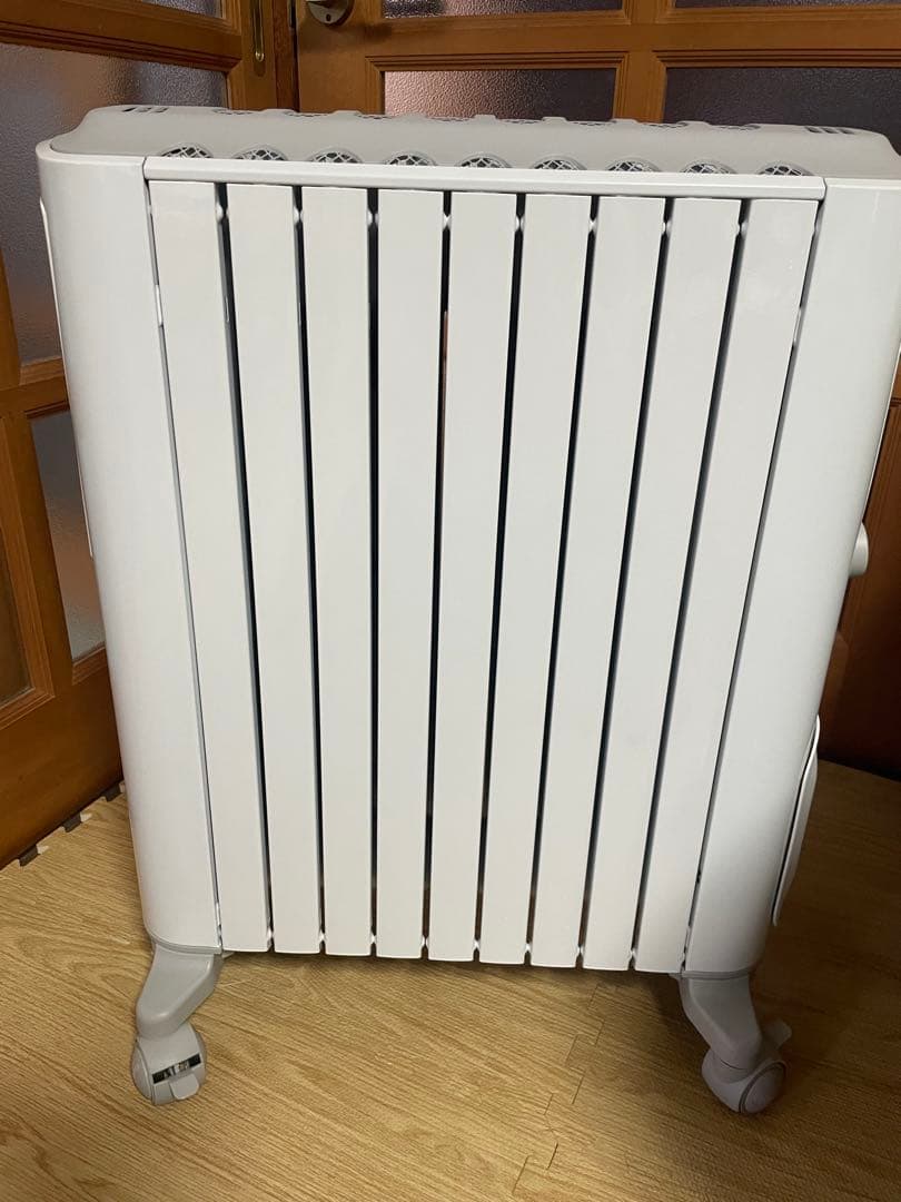極美品✨ほぼ新品！DeLonghi BelCald オイルヒーター ホワイト
