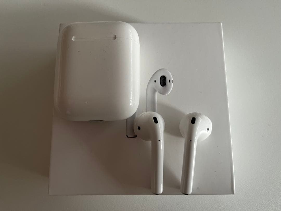 Apple AirPods 第二世代 本体 充電ケース付き