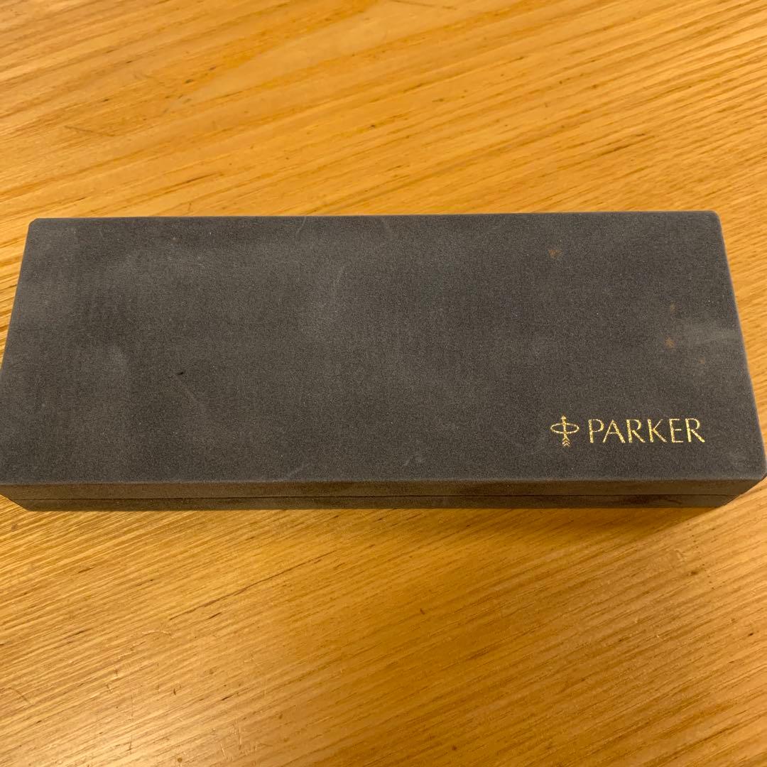 Parker 万年筆 マットブラック　ゴールドアクセント