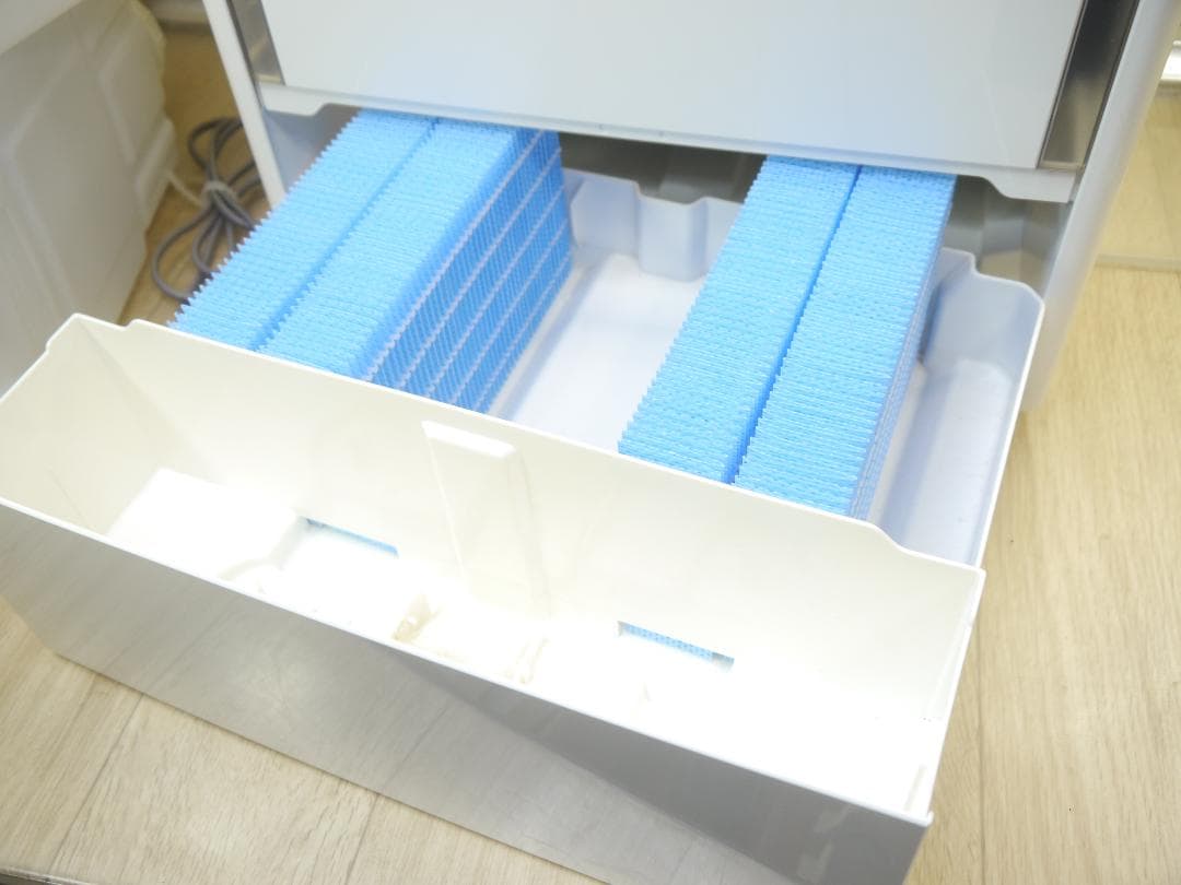 送料無料・／フィルター新品同様❤ダイニチ 加湿器 HD-243 ハイブリッド