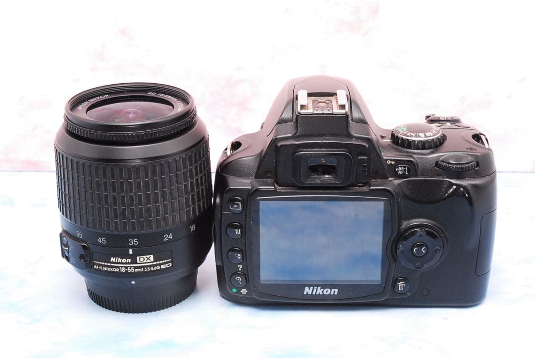 Nikon D40☆一眼レフカメラ☆入門機に最適☆カメラバッグ付☆軽量＆小型