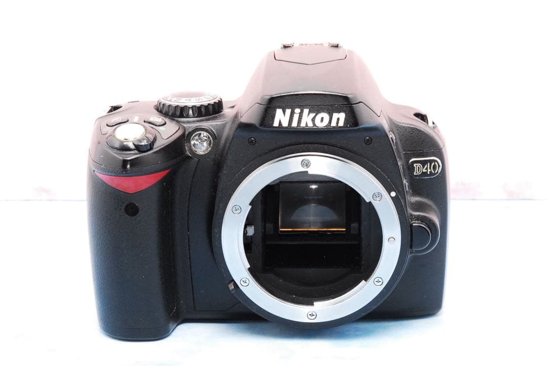 Nikon D40☆一眼レフカメラ☆入門機に最適☆カメラバッグ付☆軽量＆小型