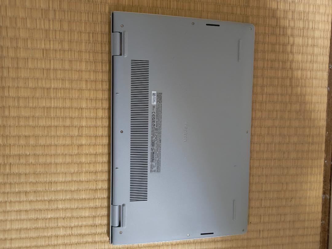 Dell Inspiron シルバー ノートパソコン
