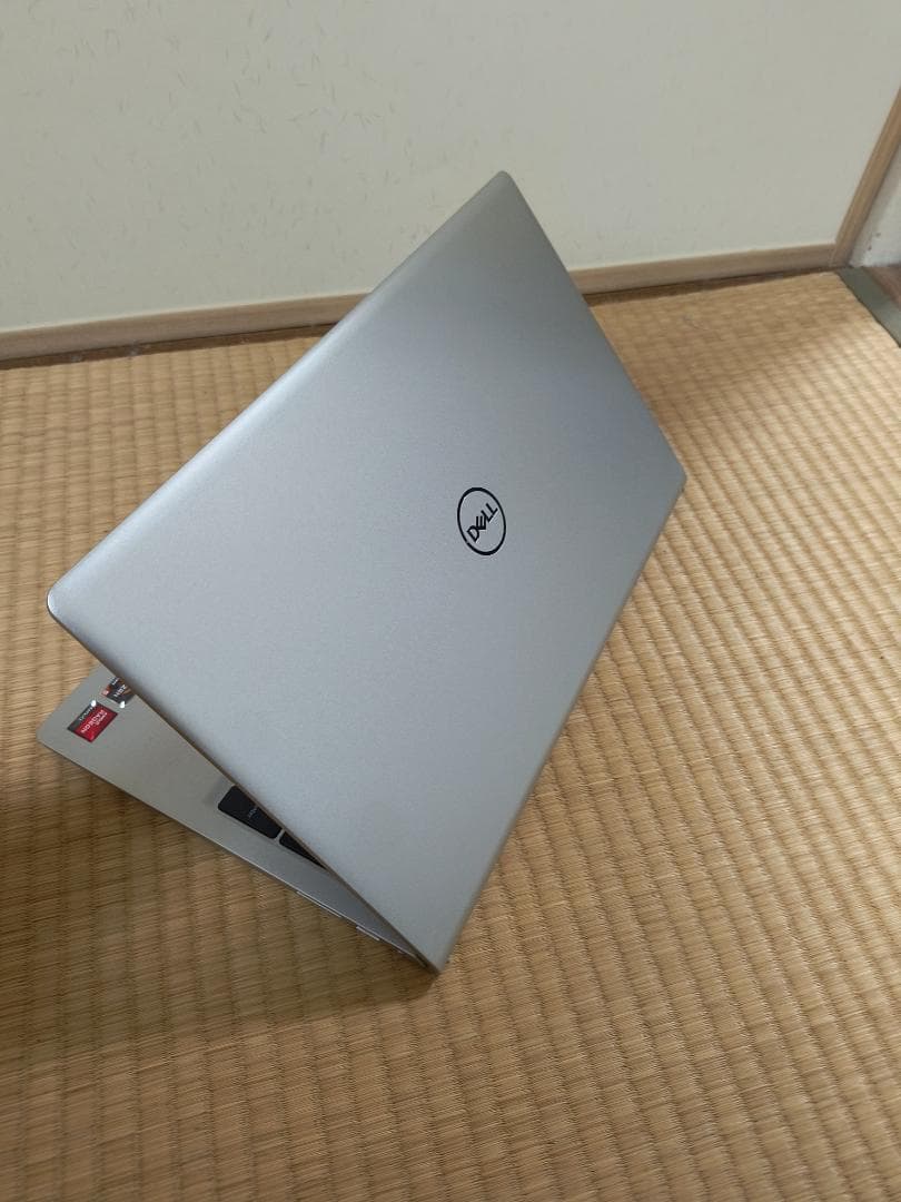 Dell Inspiron シルバー ノートパソコン