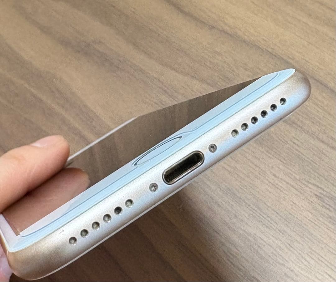 【美品】Apple iPhone 8 ゴールド 本体