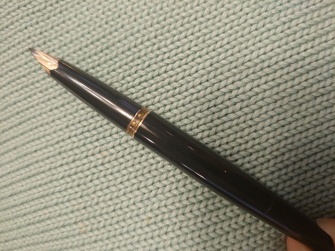 Montblanc 万年筆 黒 ゴールド 装飾 モンブラン ロゴ